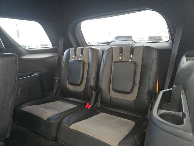 Used 2017 Ford Explorer XLT w/ Equipment Group 202A image 16