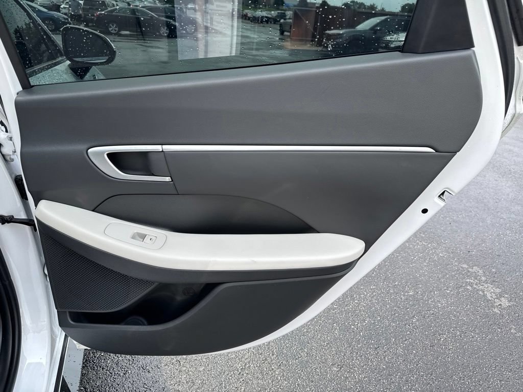 Used 2025 Hyundai Sonata SEL FWD image 33