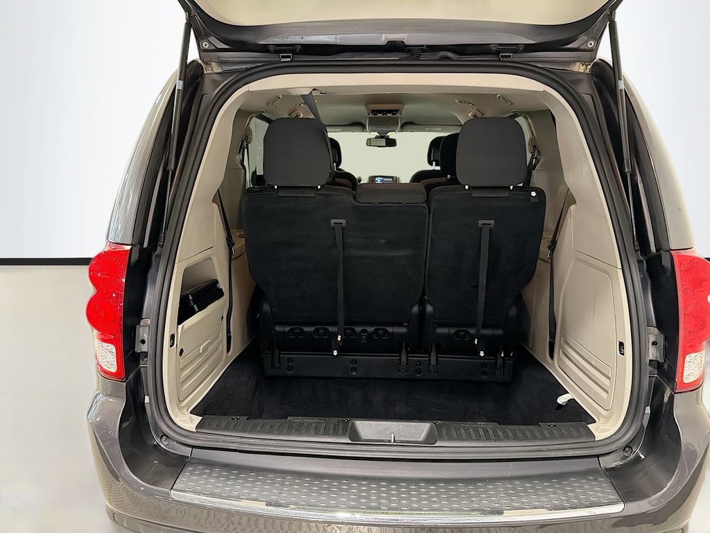 Used 2019 Dodge Grand Caravan SE w/ UConnect Hands-Free Group FWD image 22
