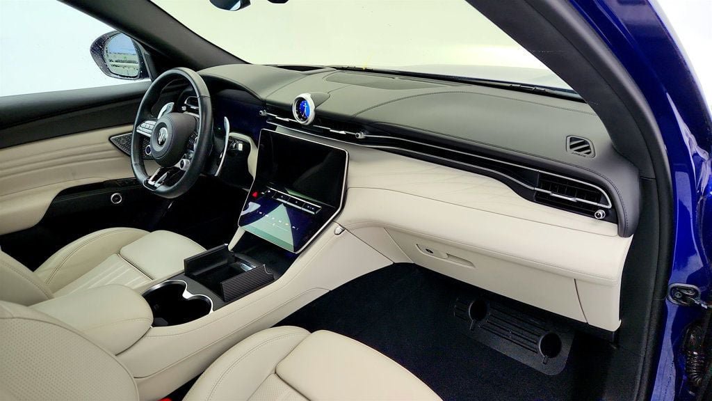 Used 2023 Maserati Grecale Modena AWD/4WD image 26
