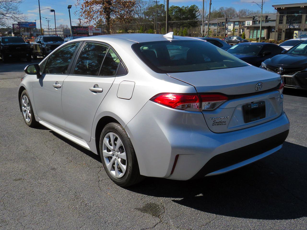 Used 2020 Toyota Corolla LE FWD image 9