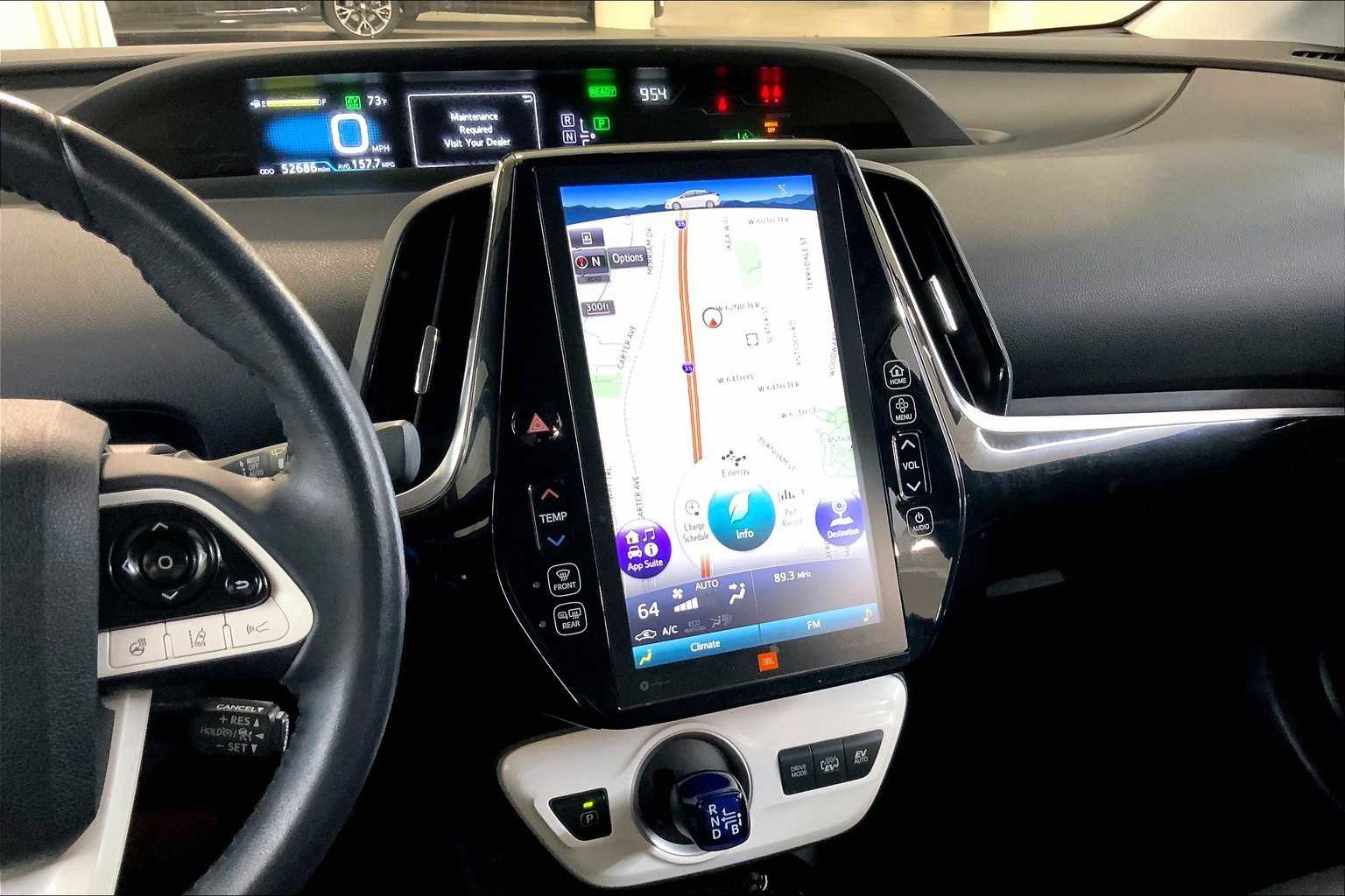 Used 2017 Toyota Prius Prime Advanced image 6
