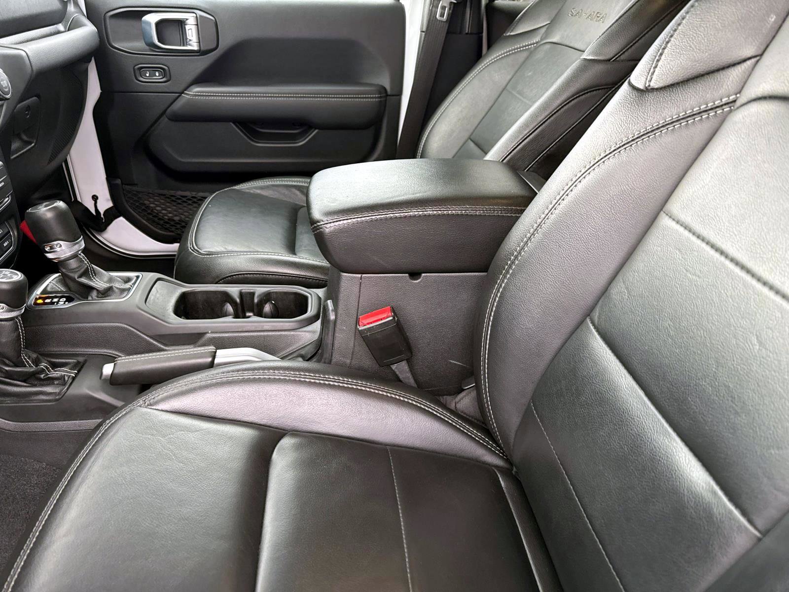 Used 2022 Jeep Wrangler Unlimited Sahara w/ Cold Weather Group image 10