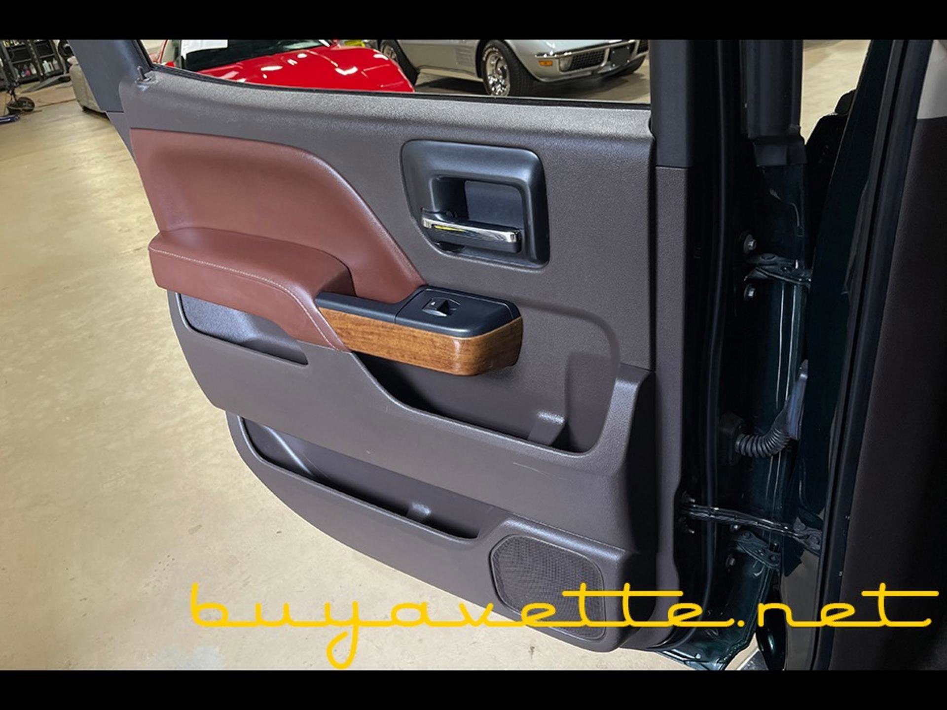 Used 2015 Chevrolet Silverado 1500 High Country w/ High Country Premium Package image 23