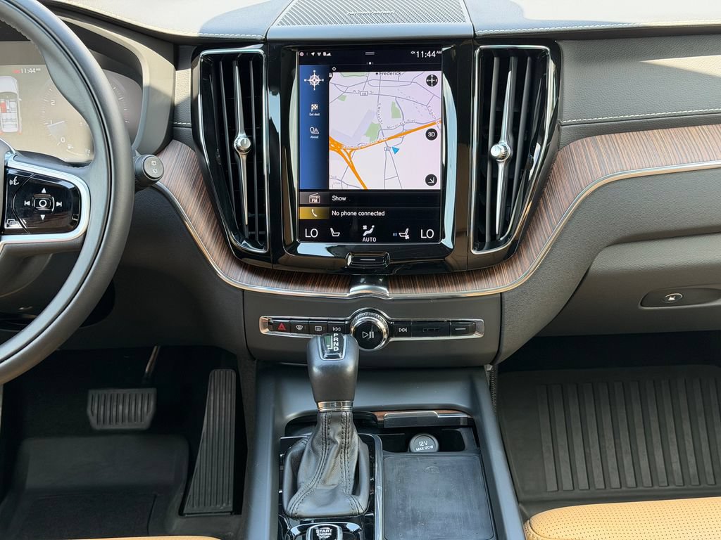 Used 2021 Volvo XC60 T5 Inscription w/ Advanced Package AWD/4WD image 24