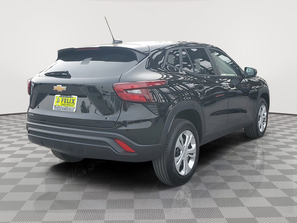 New 2026 Chevrolet Trax LS w/ Driver Confidence Package image 3