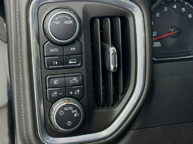 Used 2021 Chevrolet Silverado 1500 LT AWD/4WD image 11