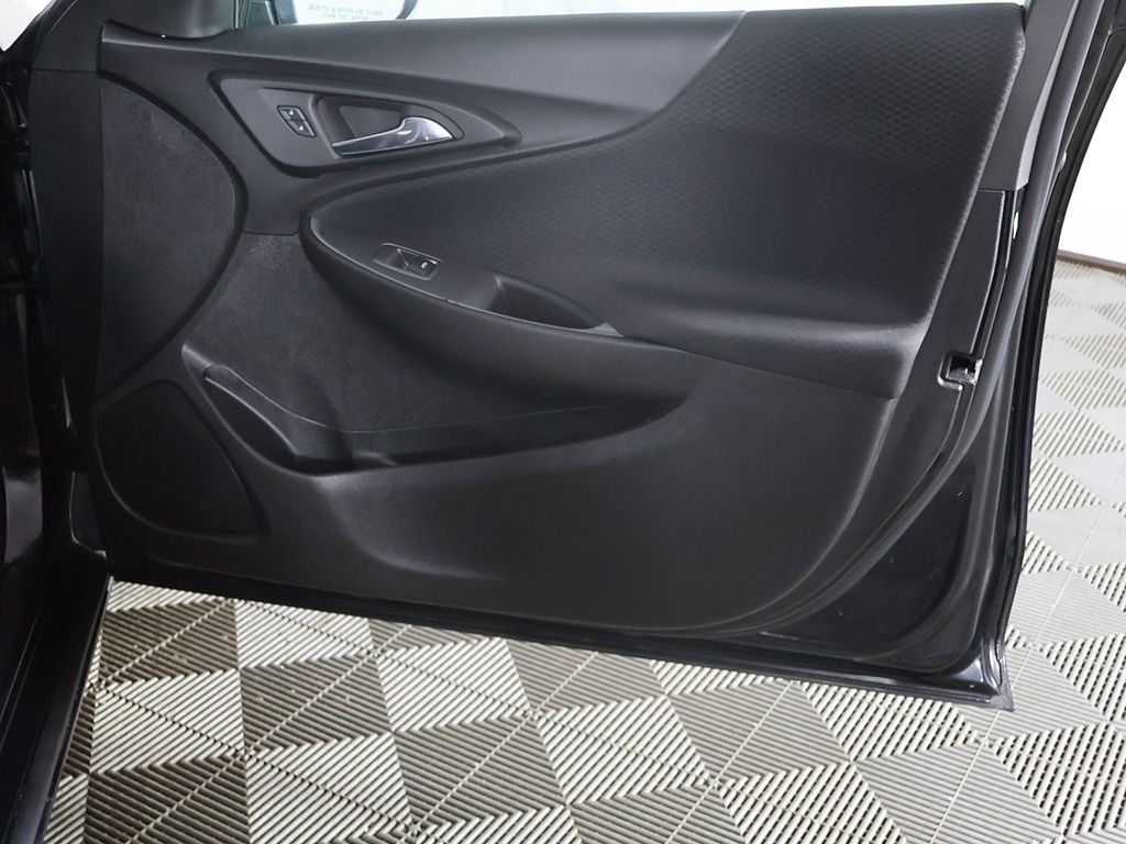 Used 2024 Chevrolet Malibu RS FWD image 19