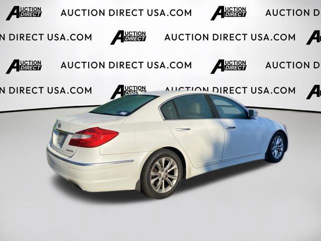 Used 2013 Hyundai Genesis 3.8 RWD image 9