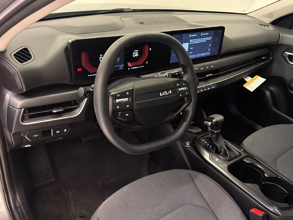 Used 2025 Kia K4 FWD image 19