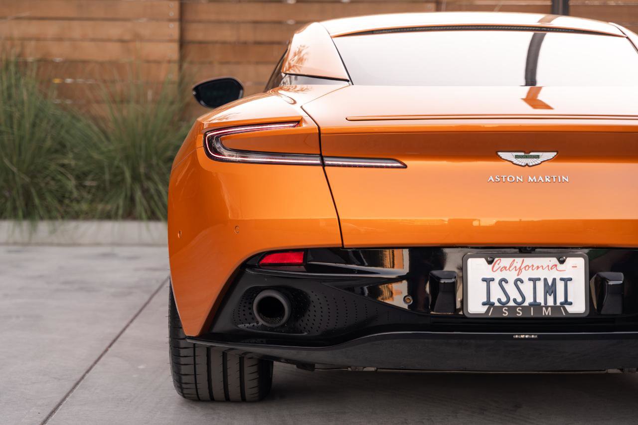 Used 2018 Aston Martin DB11 Coupe image 24