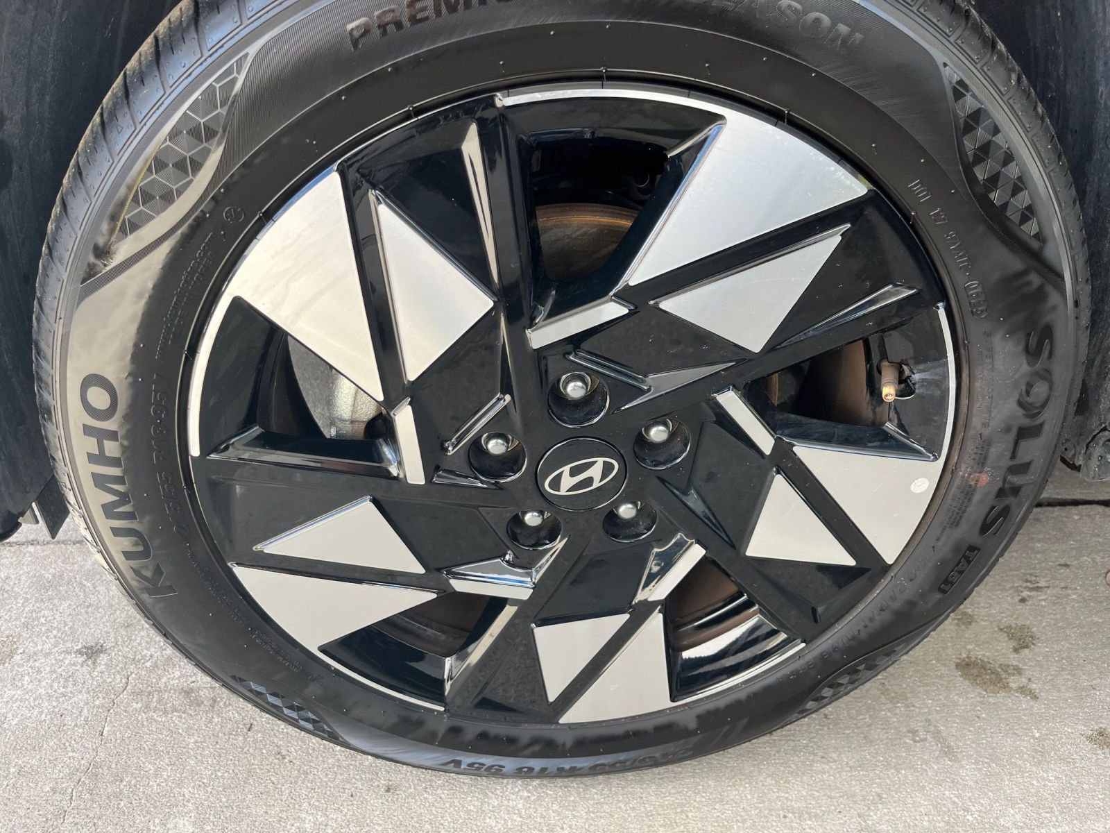 Used 2025 Hyundai Kona SEL image 30