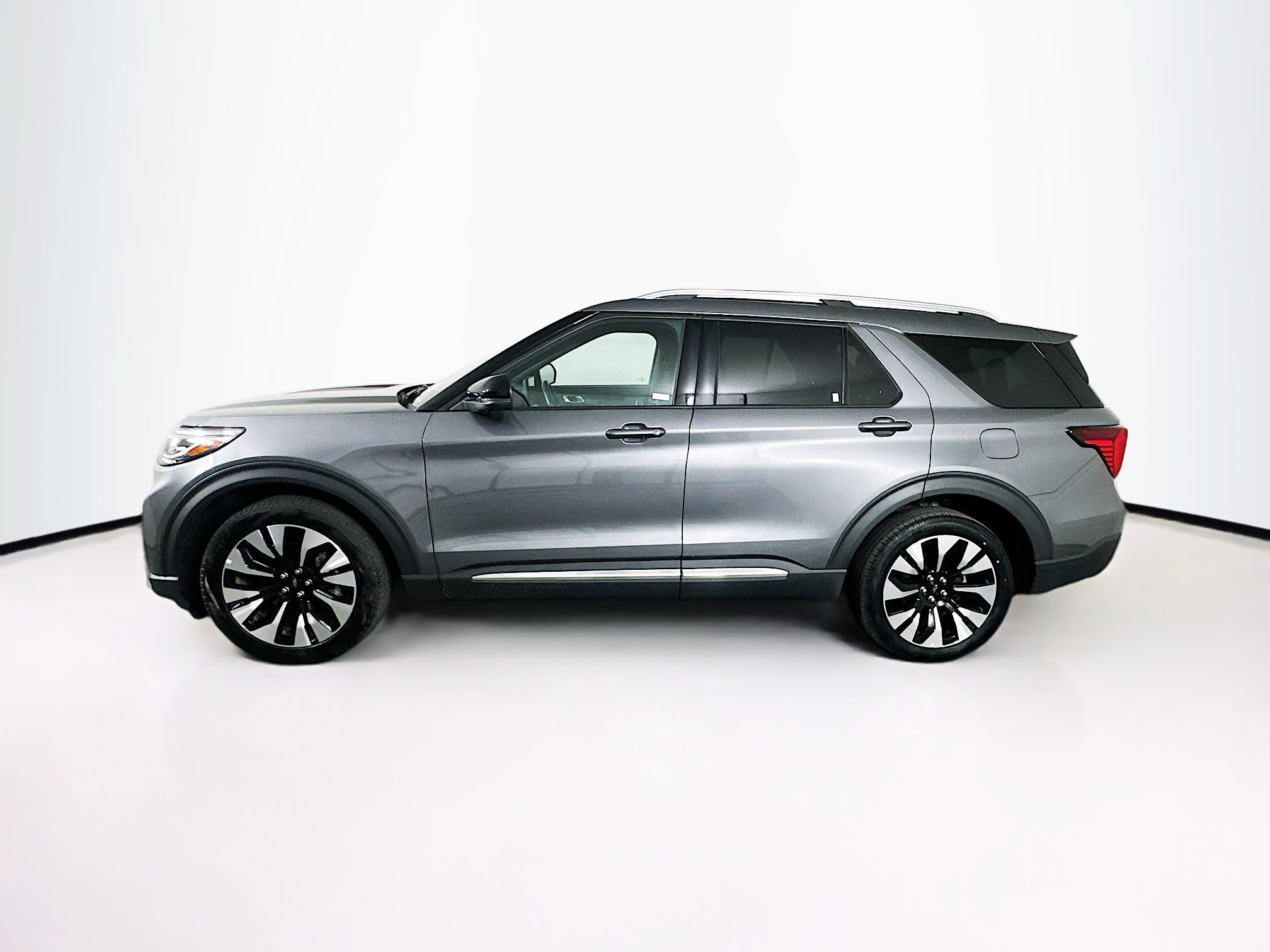 Used 2025 Ford Explorer Platinum w/ LUX Leather Package AWD/4WD image 4