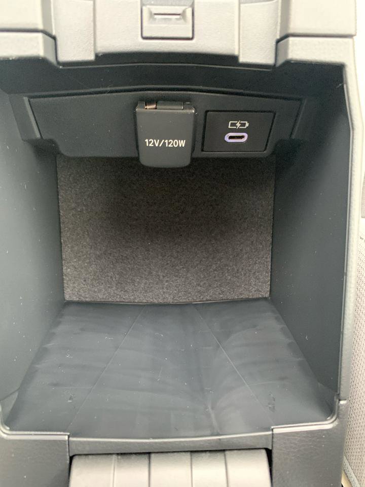 Used 2025 Toyota Corolla LE w/ LE Premium Package FWD image 18