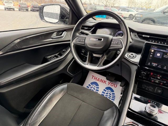 Used 2022 Jeep Grand Cherokee L Laredo image 14