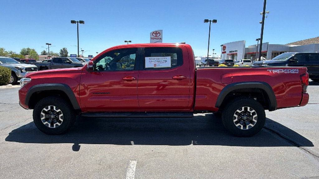 Certified 2018 Toyota Tacoma TRD Off-Road w/ Technology Package AWD/4WD image 6