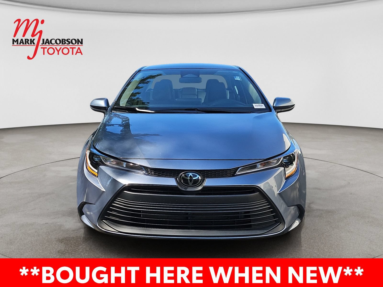 Used 2025 Toyota Corolla LE w/ Convenience Package FWD image 3