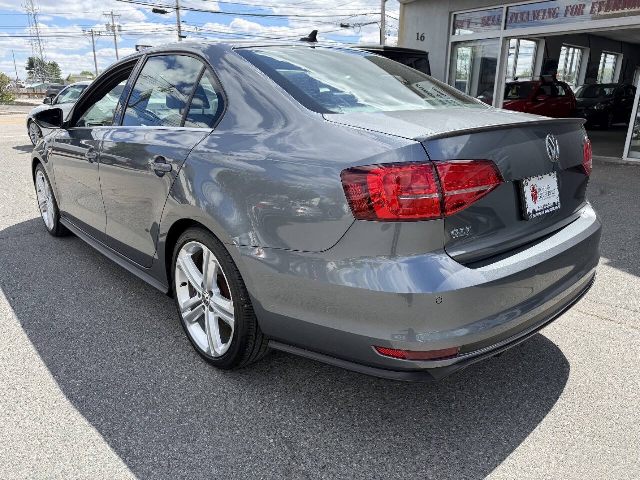 Used 2017 Volkswagen Jetta GLI FWD image 5