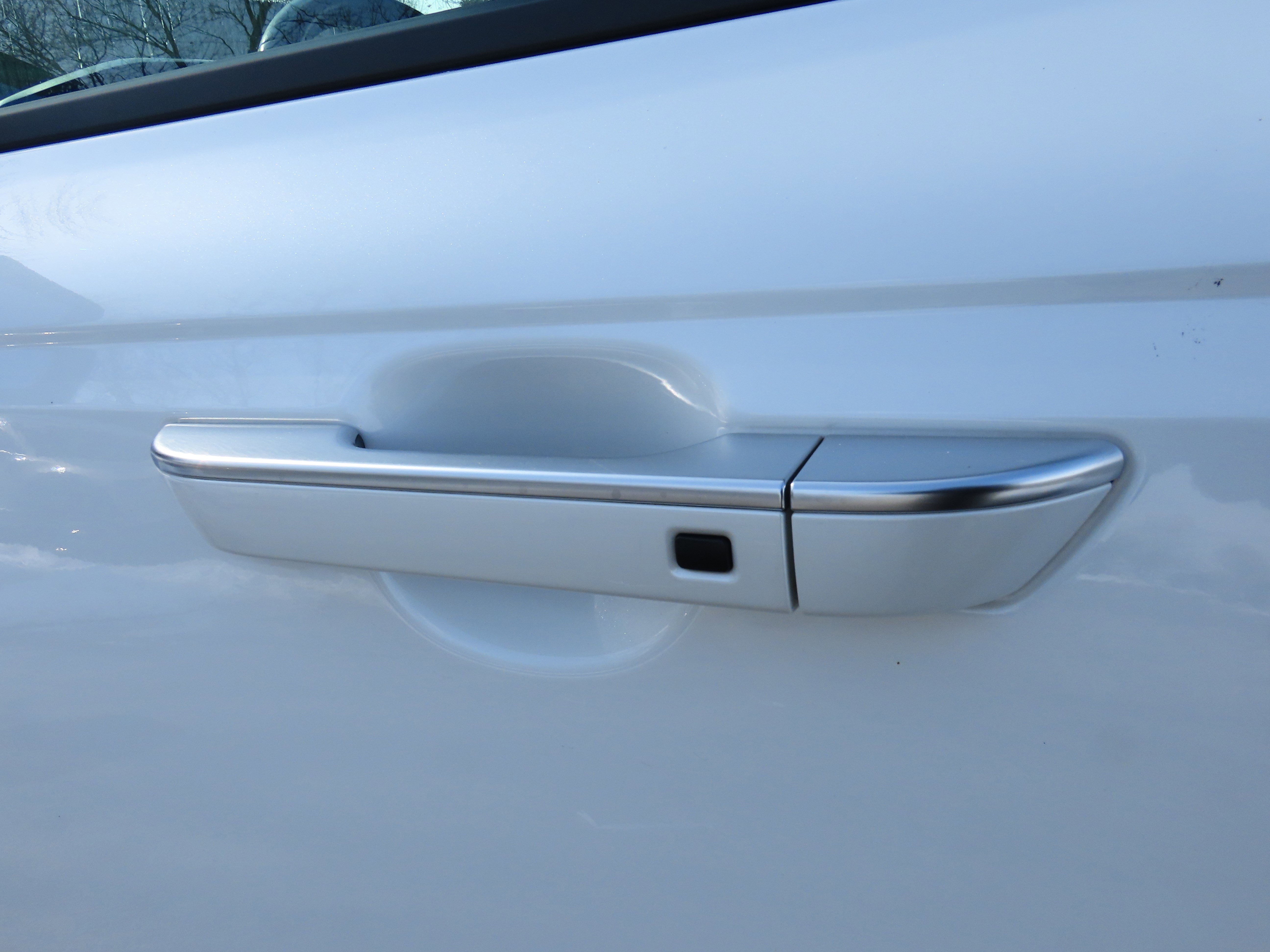 Used 2024 Kia Carnival SX Prestige image 19