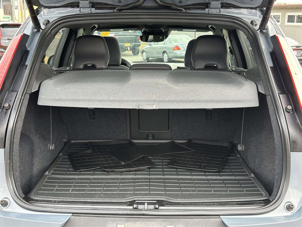 Used 2021 Volvo XC40 T5 R-Design w/ Climate Package image 14