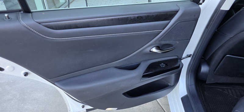 Used 2023 Lexus ES 350 w/ Premium Package image 16