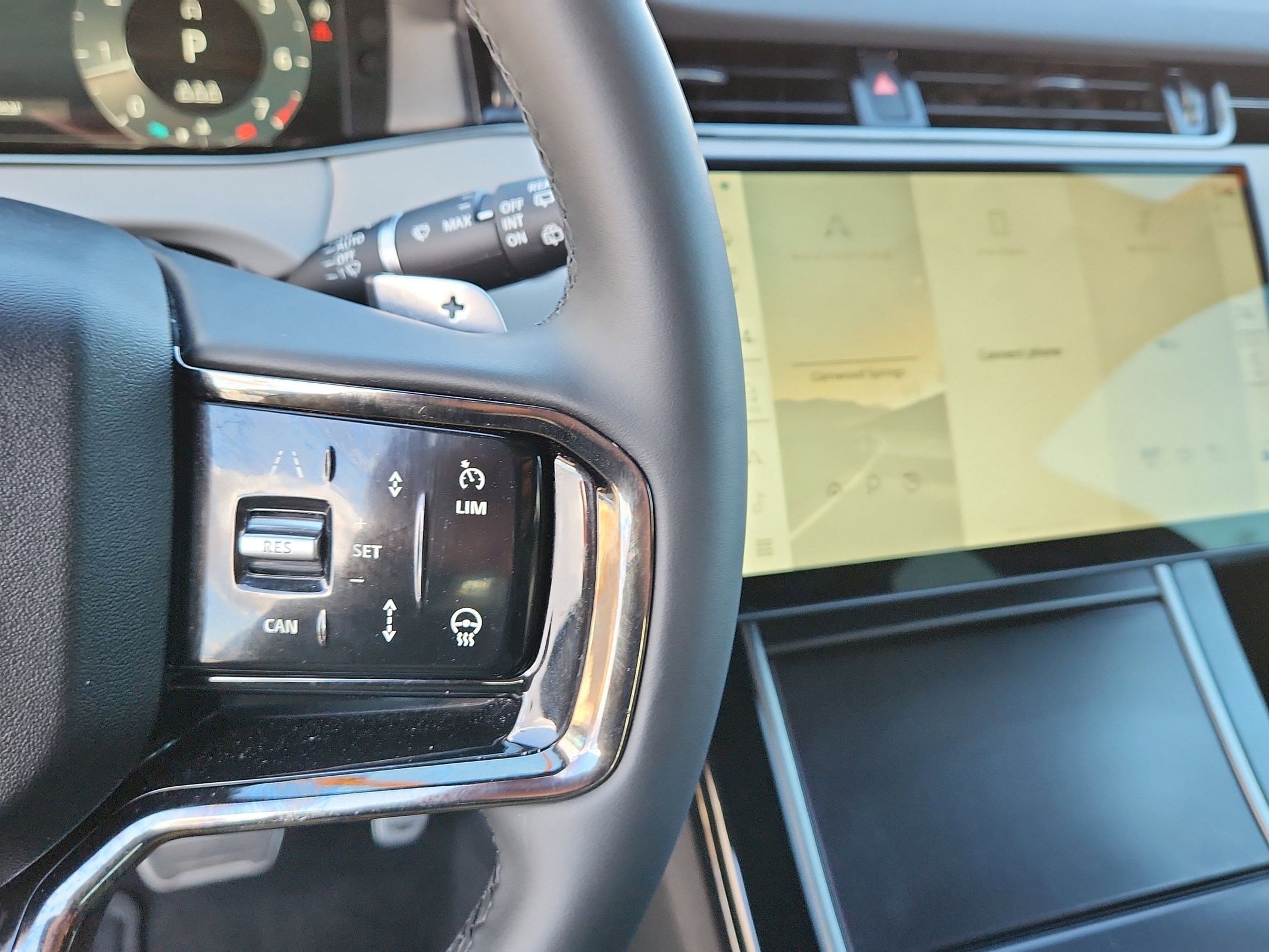 Certified 2026 Land Rover Range Rover Evoque Dynamic SE image 23