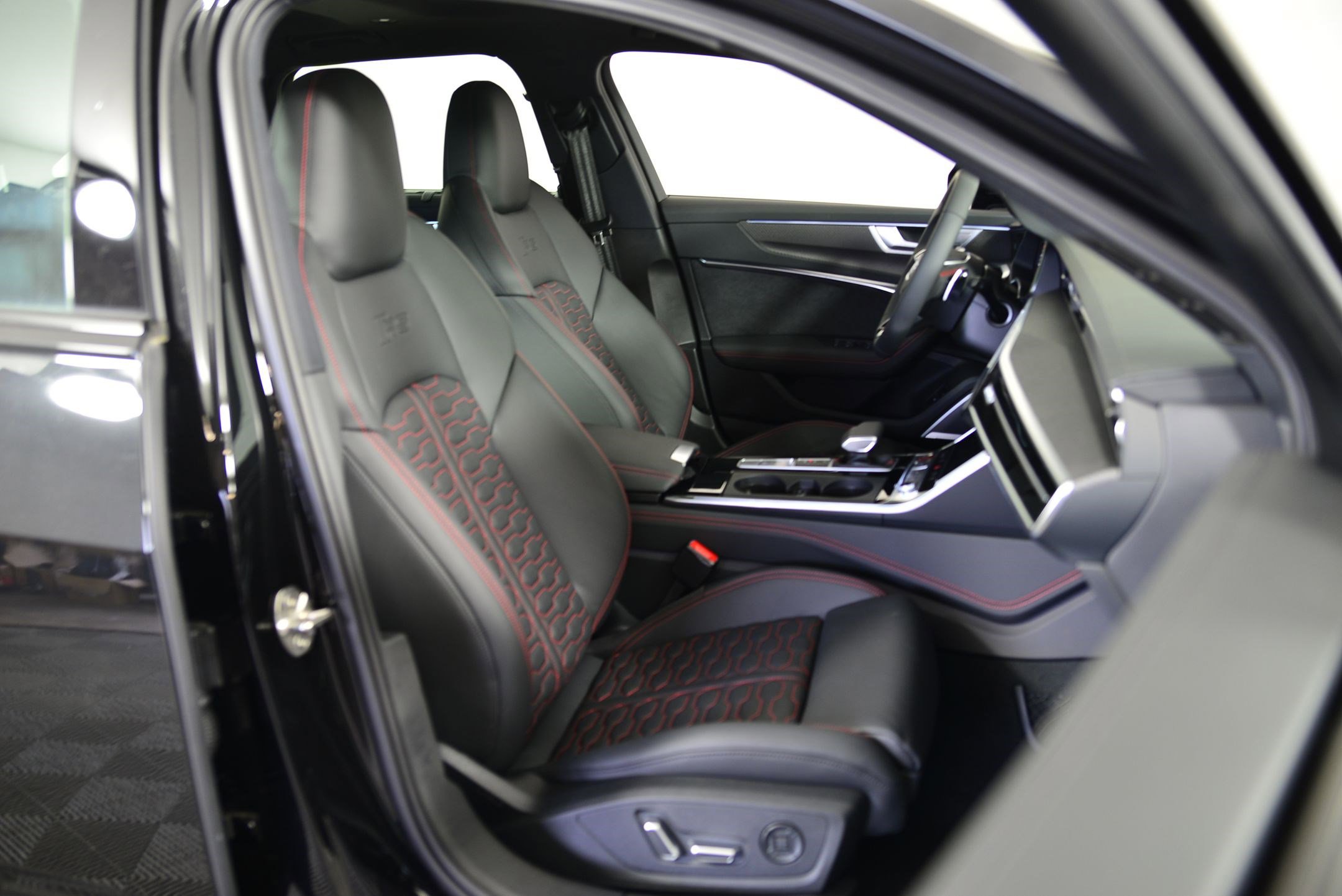 New 2026 Audi RS 6 performance image 17