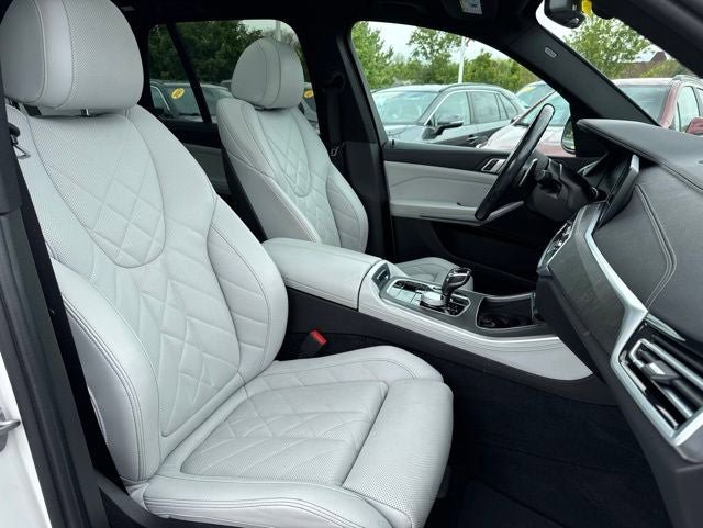 Used 2023 BMW X5 xDrive40i w/ M Sport Package AWD/4WD image 29