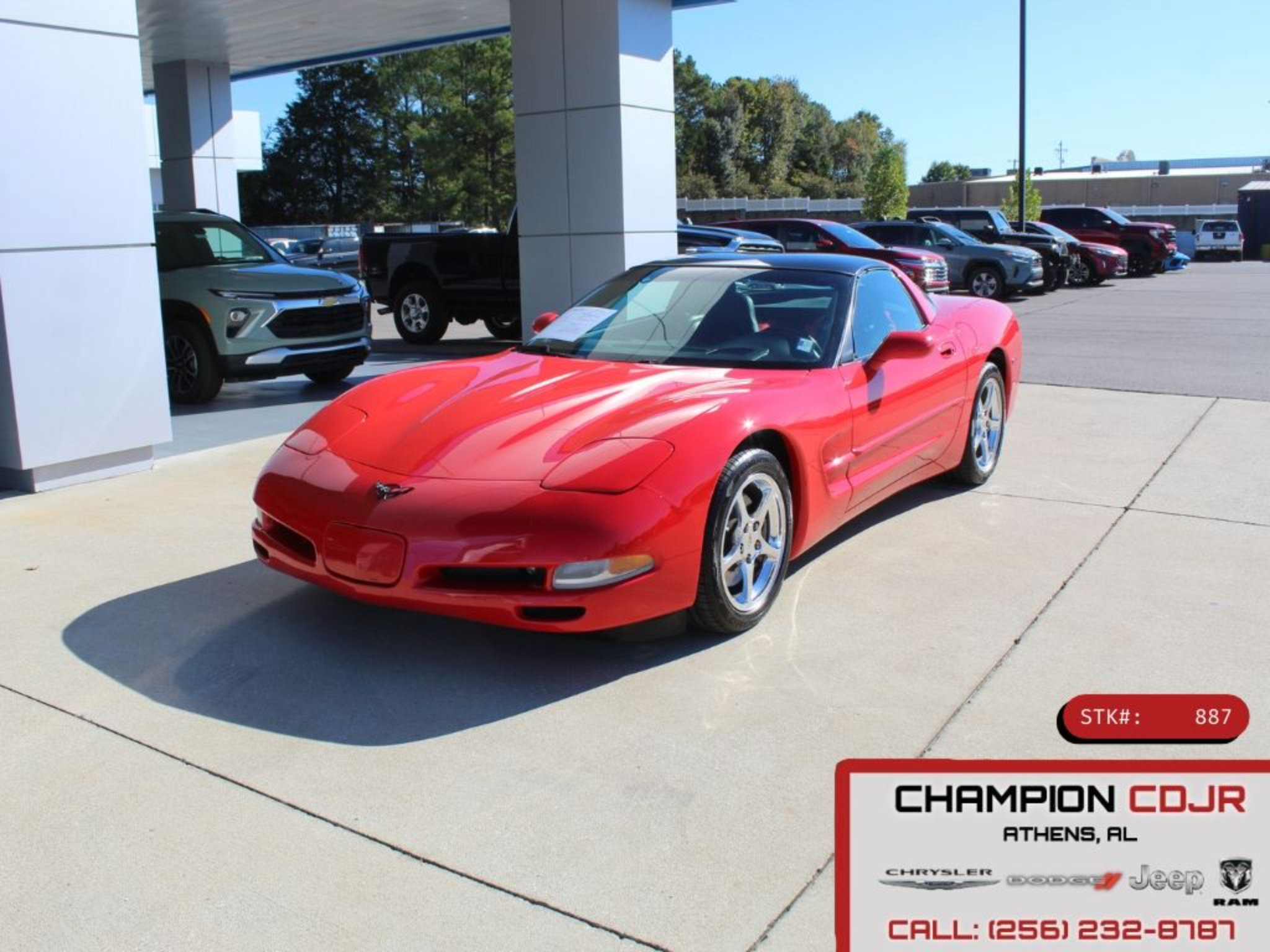 Used 2002 Chevrolet Corvette Coupe w/ Preferred Equipment Group2 RWD image 1