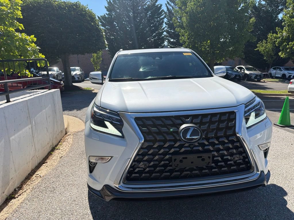 Used 2022 Lexus GX 460 Luxury w/ Sport Design Package AWD/4WD image 4