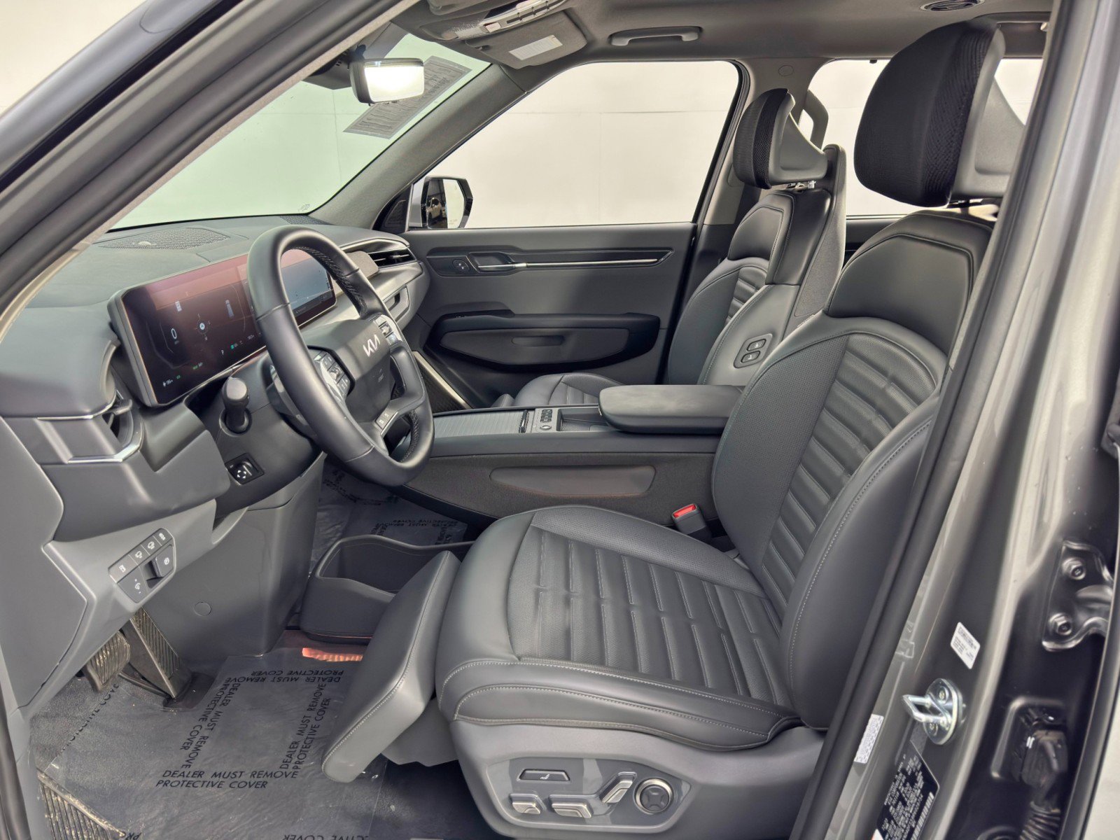 Used 2024 Kia EV9 Land image 17