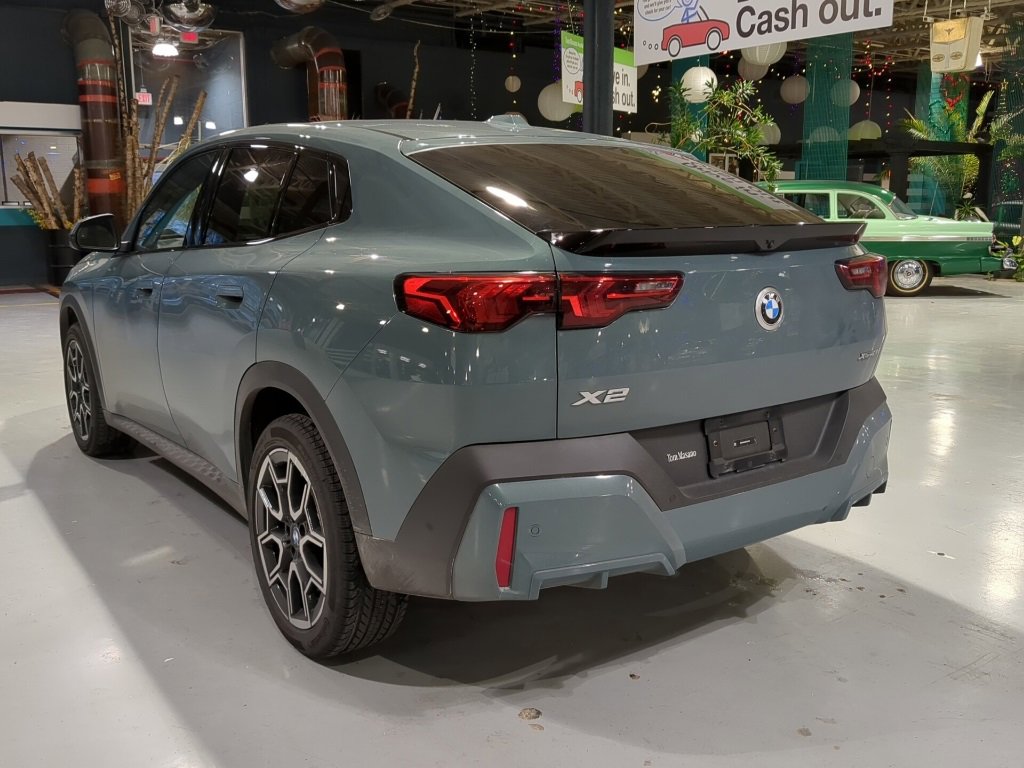Certified 2025 BMW X2 xDrive28i w/ Technology Package image 10