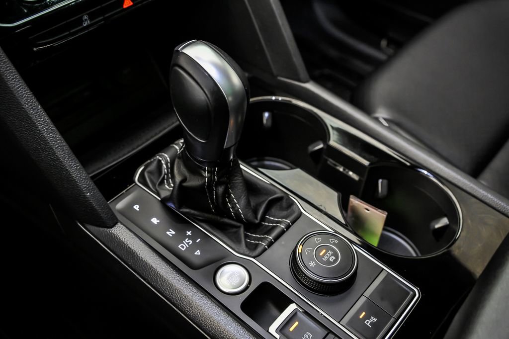 Certified 2023 Volkswagen Atlas Cross Sport SEL image 21