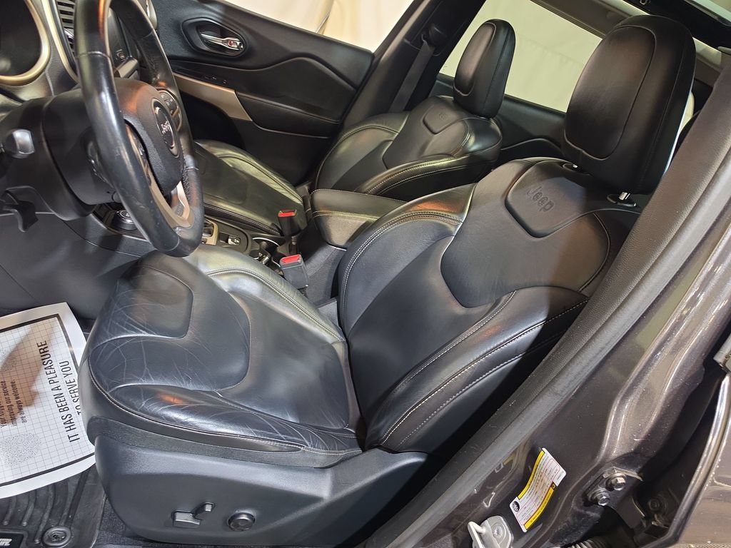 Used 2017 Jeep Cherokee Limited AWD/4WD image 13