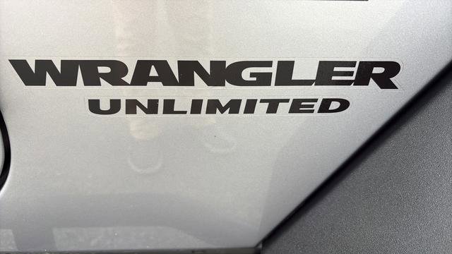 Used 2013 Jeep Wrangler Unlimited Sport image 13