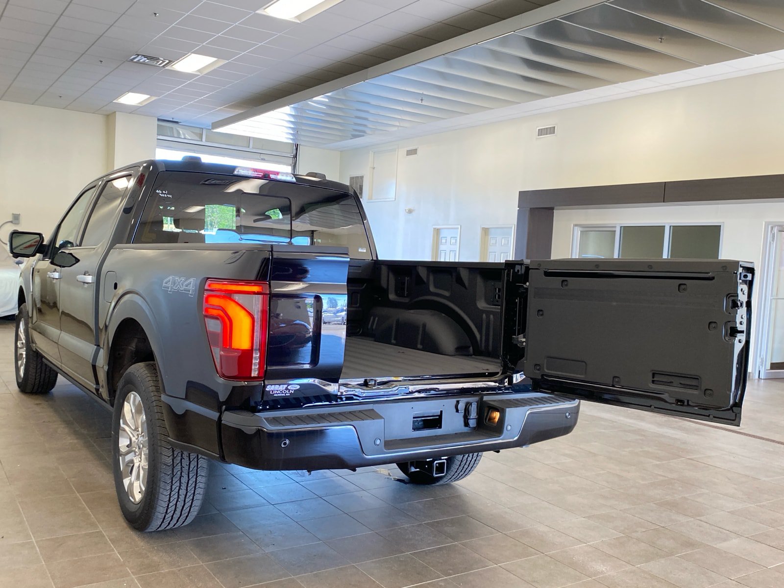Used 2026 Ford F150 Platinum w/ Equipment Group 702A High AWD/4WD image 6
