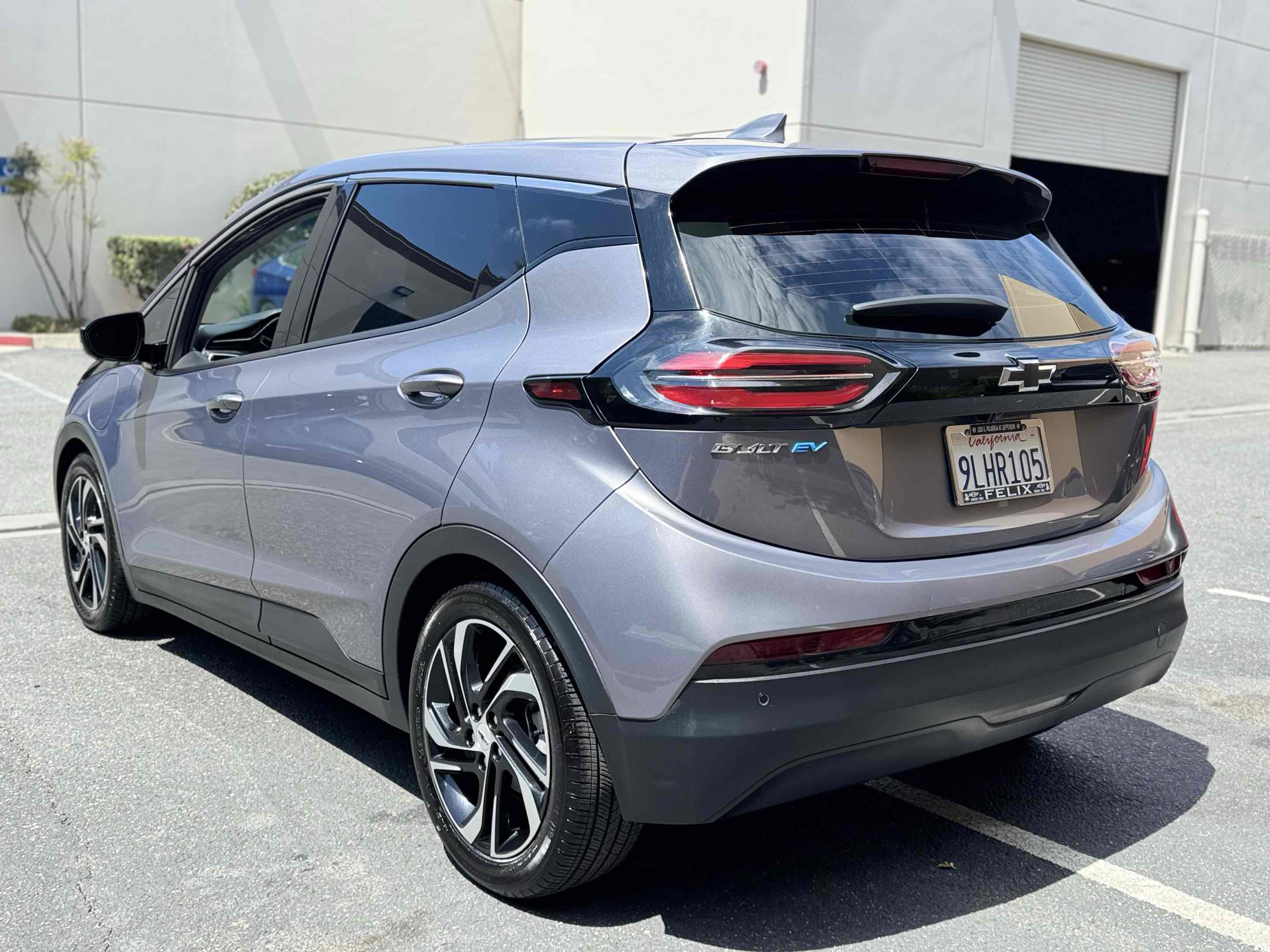 Used 2023 Chevrolet Bolt LT w/ Infotainment Package FWD image 10