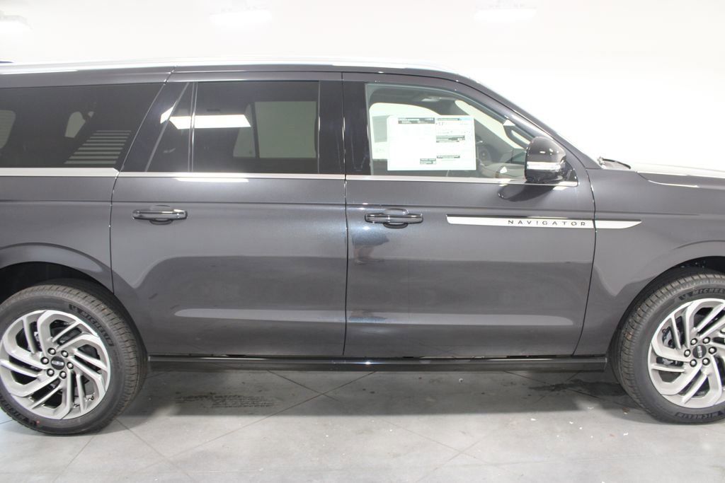New 2025 Lincoln Navigator L Reserve image 10