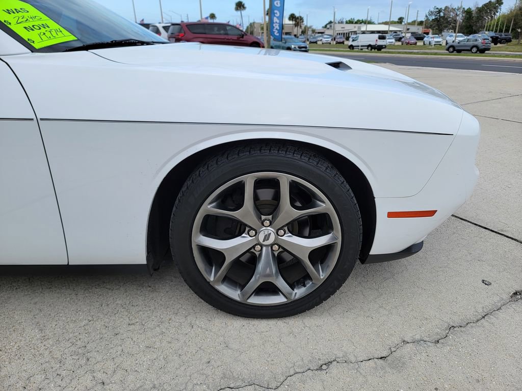 Used 2017 Dodge Challenger SXT Plus image 7