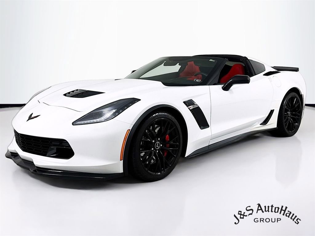 Used 2015 Chevrolet Corvette Z06 w/ 3LZ Preferred Equipment Group image 3