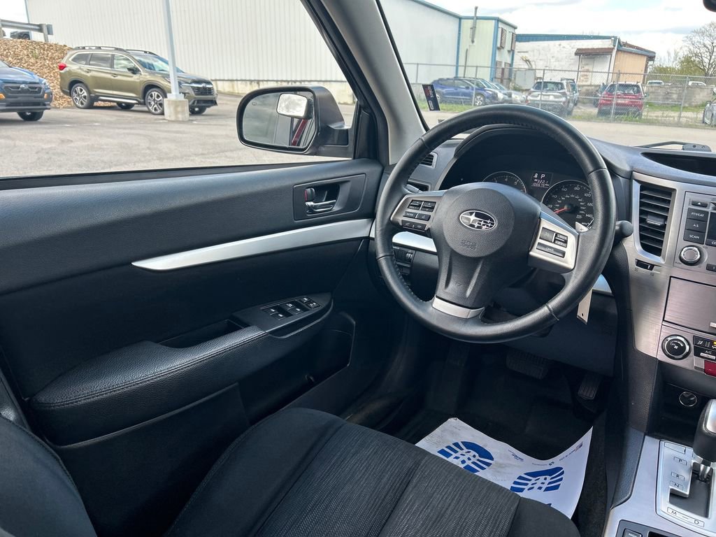 Used 2013 Subaru Outback 2.5i Premium w/ All-Weather Pkg AWD/4WD image 17