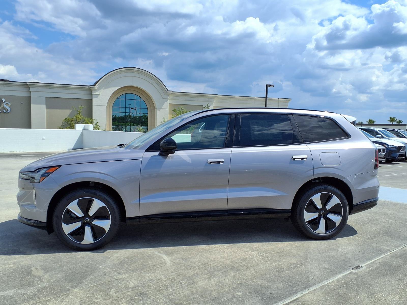 New 2026 Volvo EX90 Plus RWD image 4