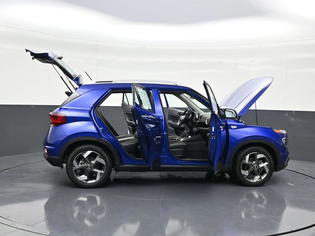 Used 2023 Hyundai Venue Limited image 38