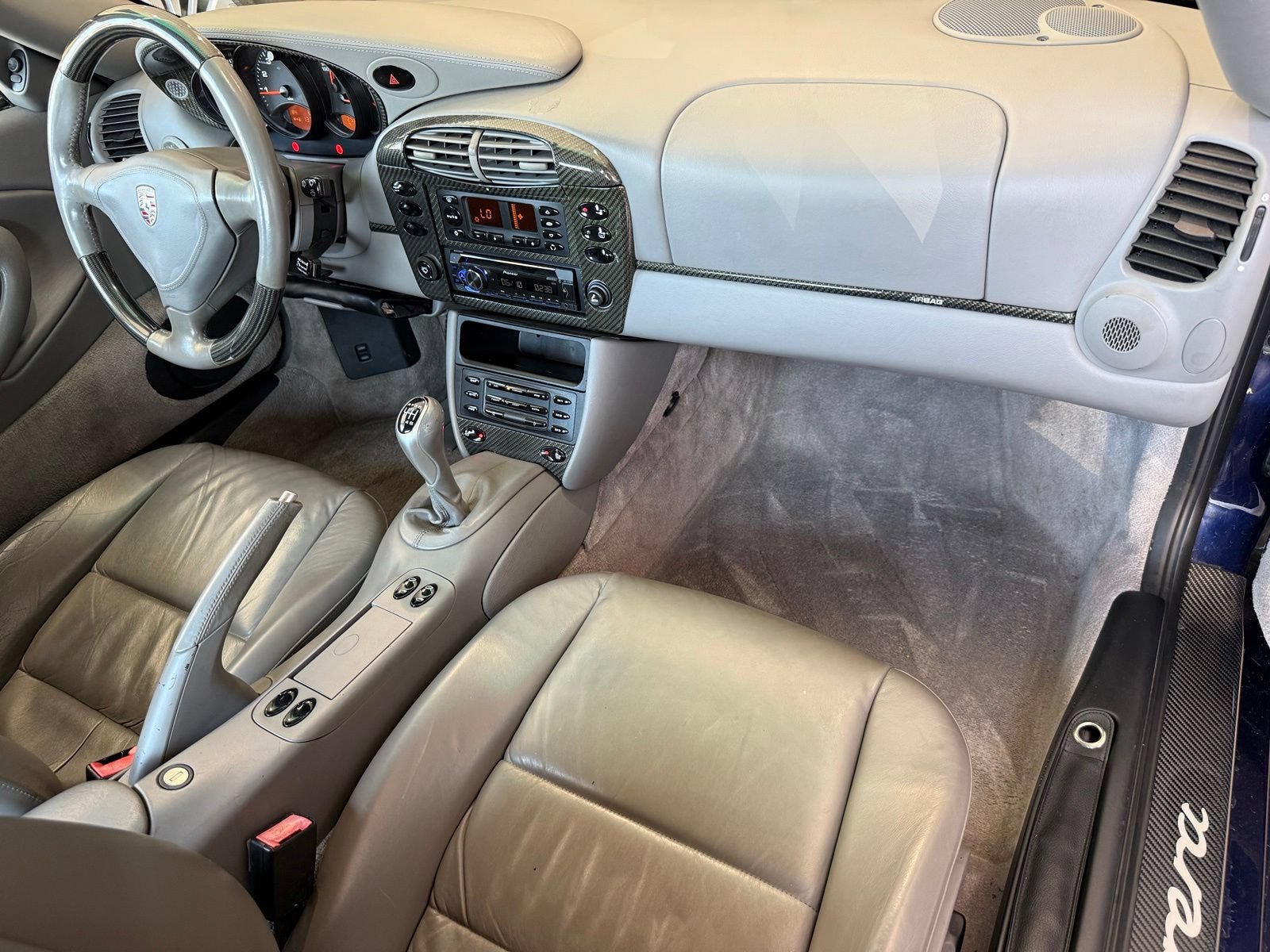 Used 2001 Porsche 911 Carrera RWD image 15