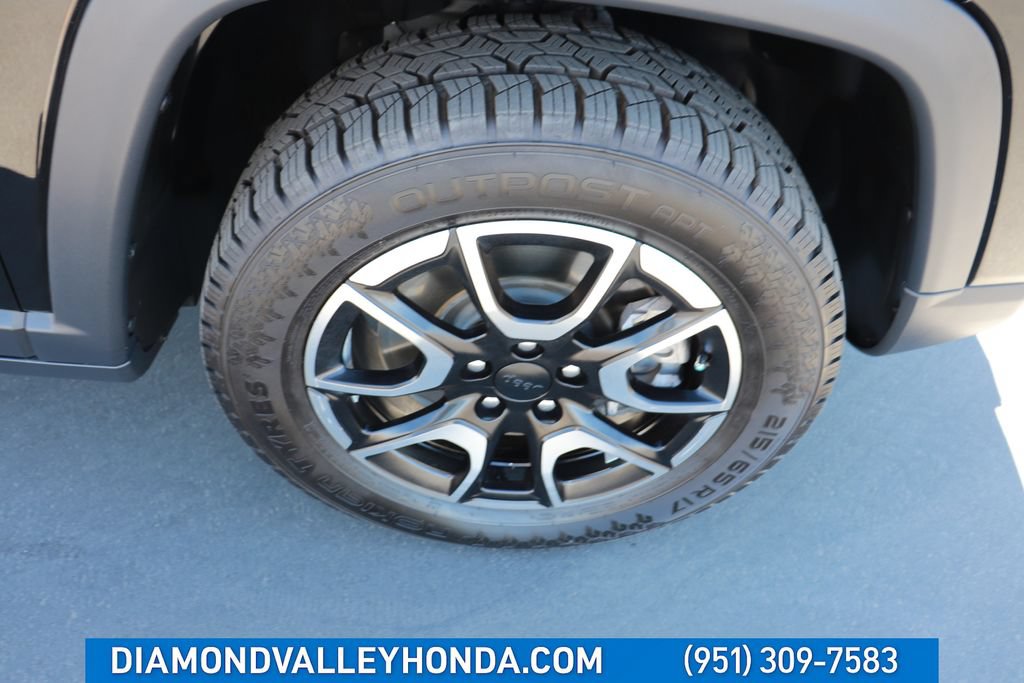 Used 2024 Jeep Compass Trailhawk AWD/4WD image 29