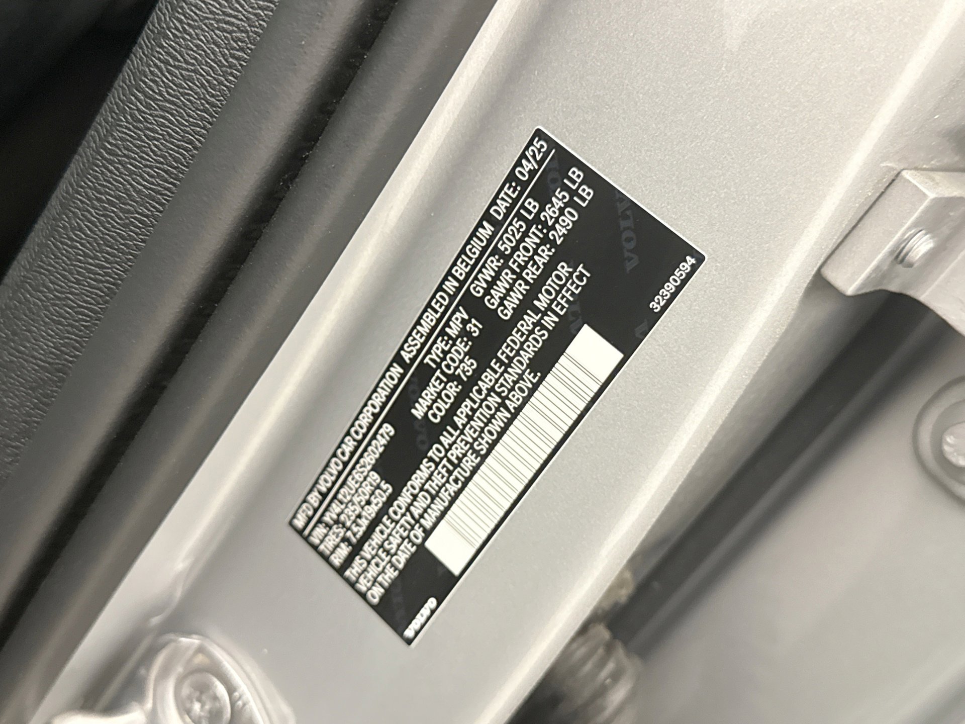 Used 2025 Volvo XC40 B5 Plus AWD/4WD image 11