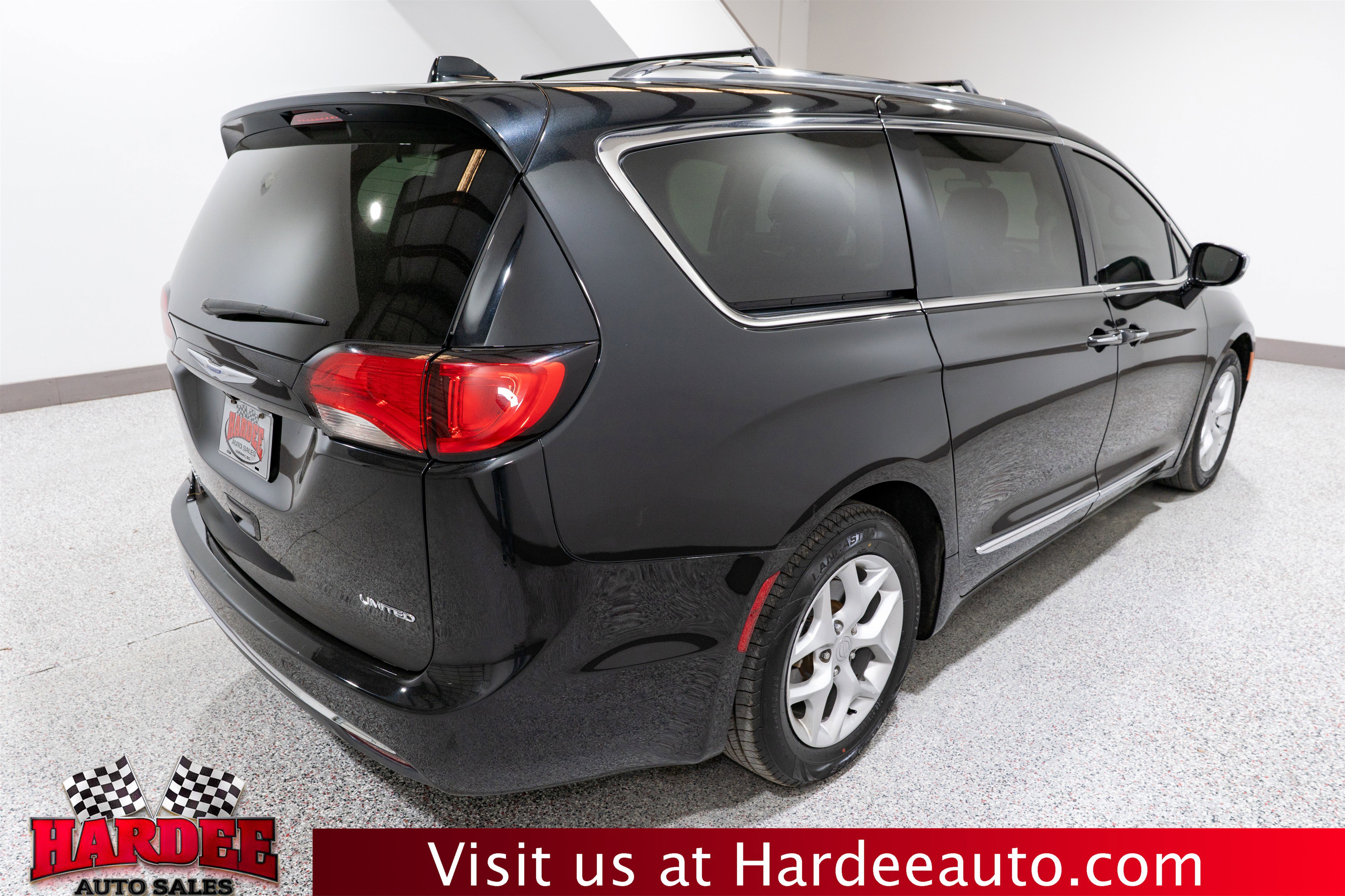 Used 2020 Chrysler Pacifica Limited image 5