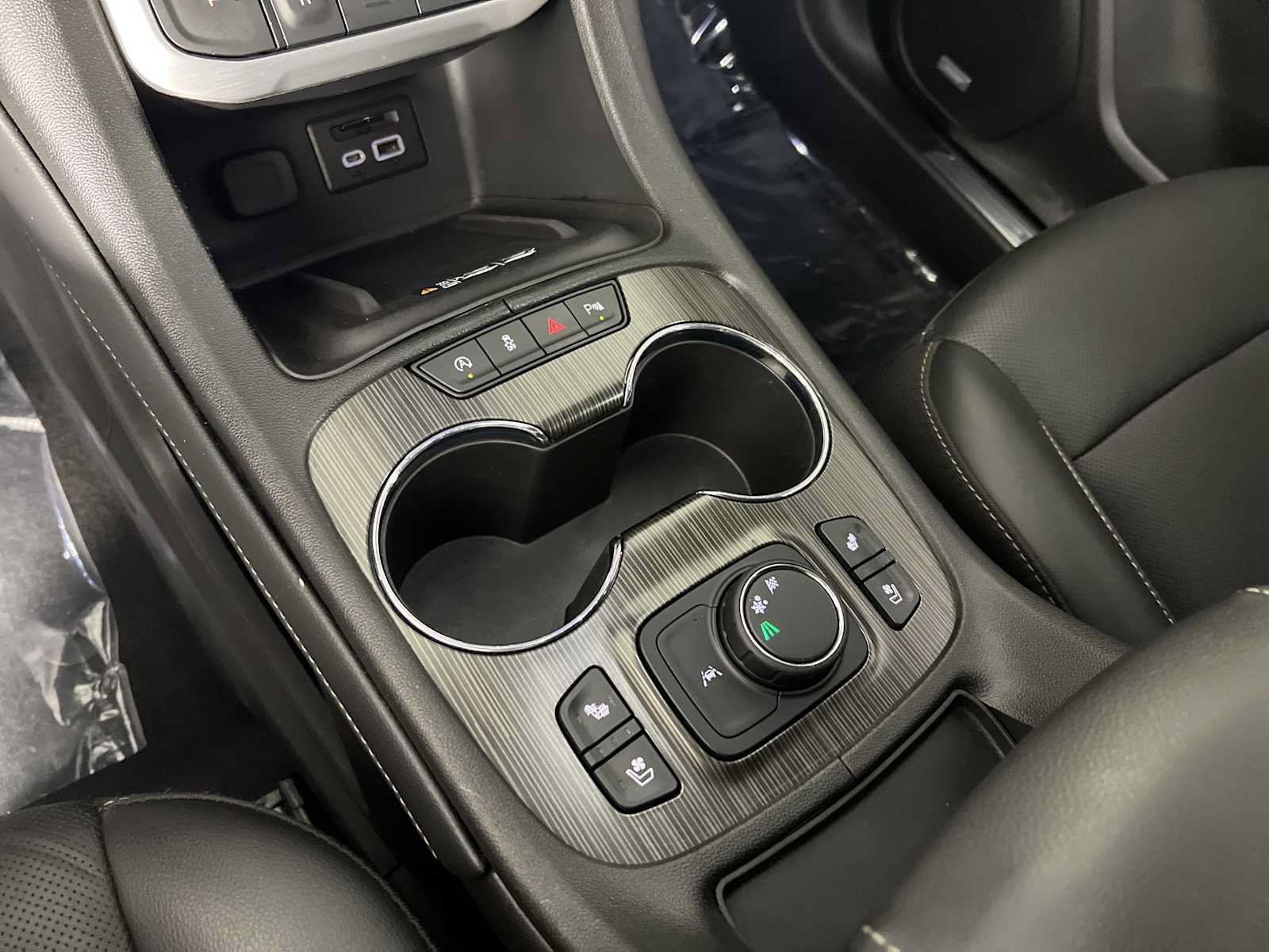 Used 2023 GMC Acadia SLT w/ Elevation Edition FWD image 34