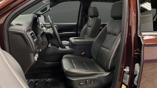 Used 2022 GMC Yukon XL SLT w/ SLT Premium Package AWD/4WD image 9