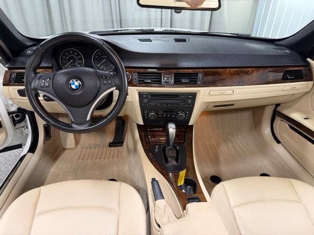 Used 2013 BMW 328i Convertible RWD image 16